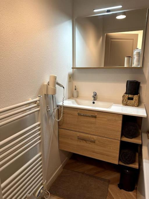 Appartement Cosy Avec Balcon Et Piscine Besançon Exterior foto
